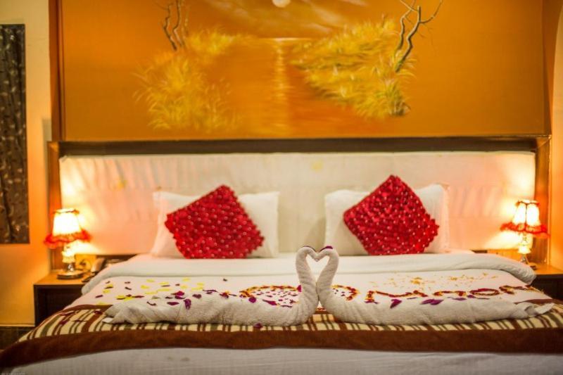 Hotel Royal Safari 치트완 외부 사진
